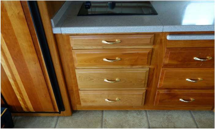 glass-induction-cooktop Glass induction cookout atop custom cabinetry