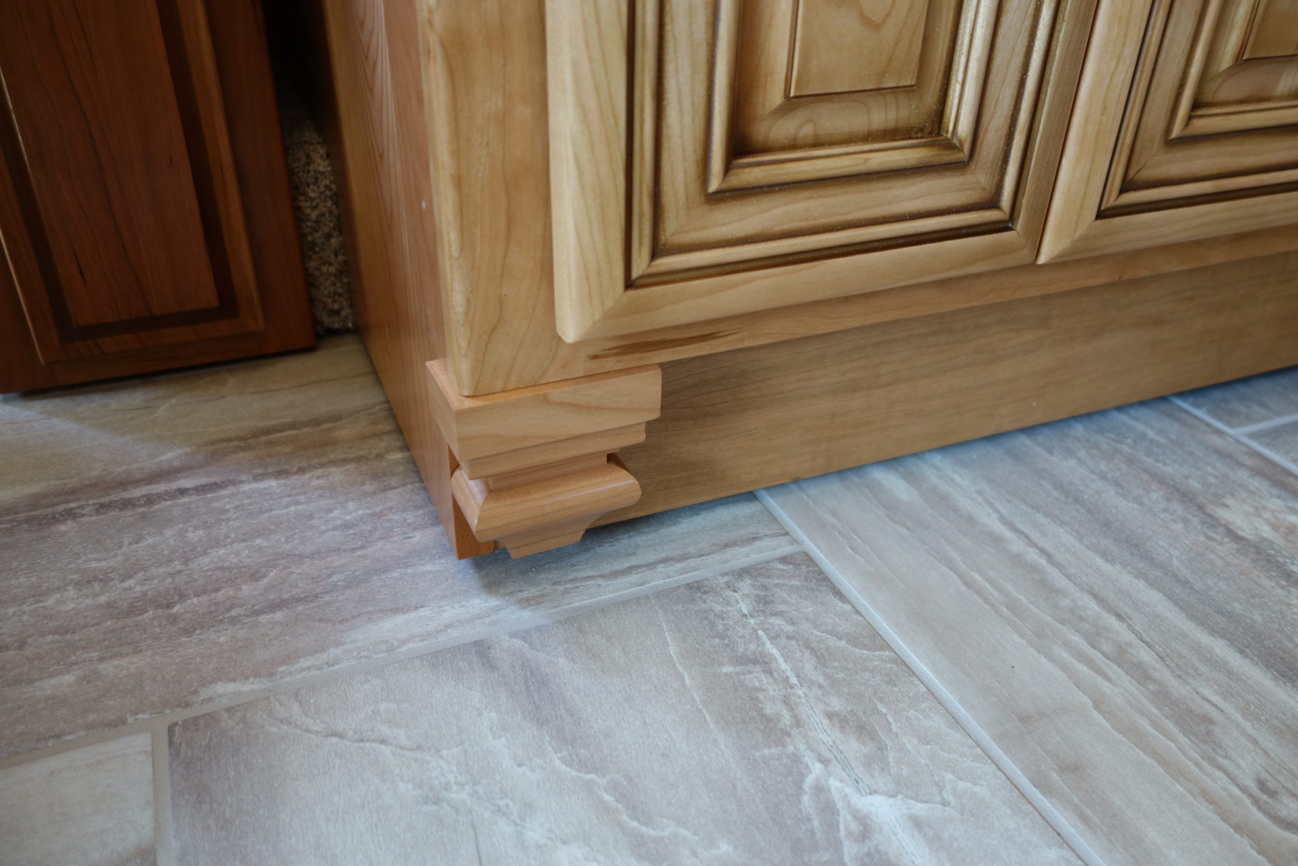 DSC06926 Custom cabinet intricate base